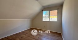 SE VENDE LINDA CASA CON EXCELENTE MANTENCIÓN- Sector Las Mariposas