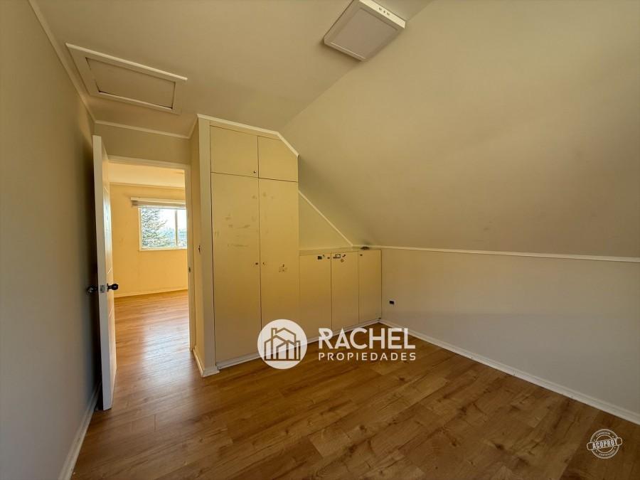 SE VENDE LINDA CASA CON EXCELENTE MANTENCIÓN- Sector Las Mariposas