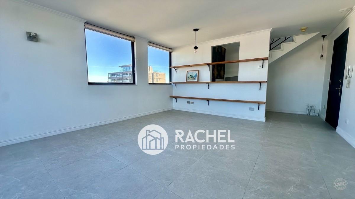 VENTA DE PRECIOSO DPTO DUPLEX REMODELADO EN CALLE HOCHSTETTER