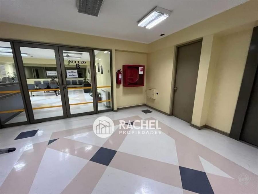 SE ARRIENDA CÓMODO BOX DE ATENCIÓN MÉDICA AMOBLADO- Edificio especialidades MEDISUR