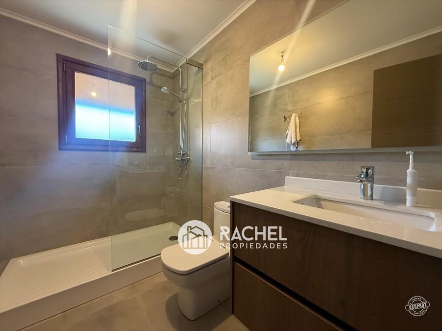 SE VENDE HERMOSA CASA REMODELADA EN CONSOLIDADO CONDOMINIO-Sector Portal de la Frontera