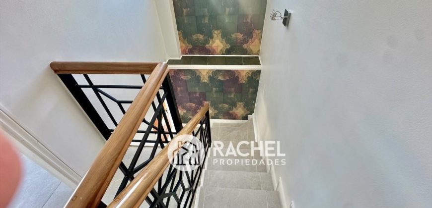 VENTA DE PRECIOSO DPTO DUPLEX REMODELADO EN CALLE HOCHSTETTER