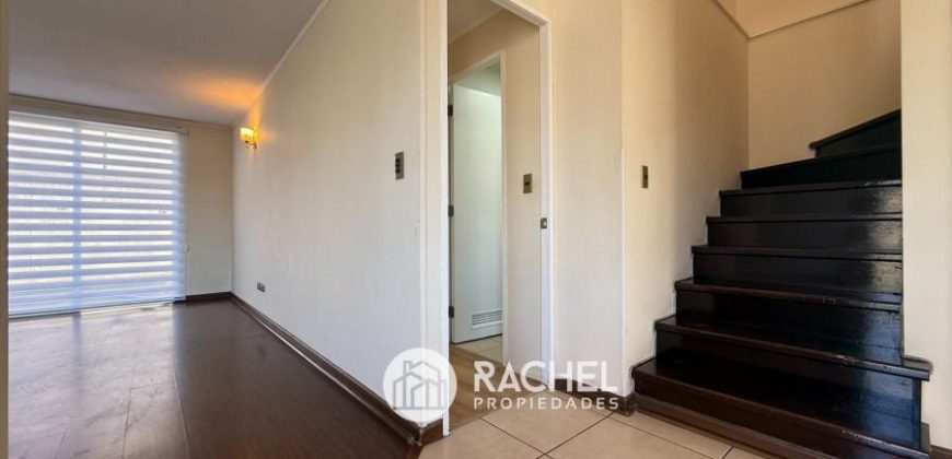 SE VENDE LINDA CASA CON EXCELENTE MANTENCIÓN- Sector Las Mariposas