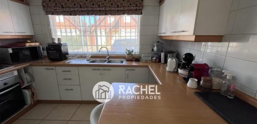 SE ARRIENDA CÓMODA CASA EN EXCELENTE UBICACIÓN Sector Los Conquistadores