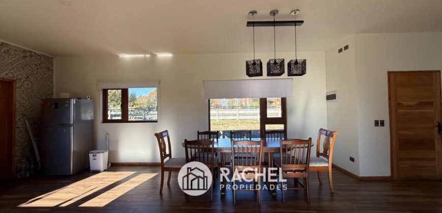 SE ARRIENDA HERMOSA CASA AMOBLADA AÑO CORRIDO – Condominio Country Pucón