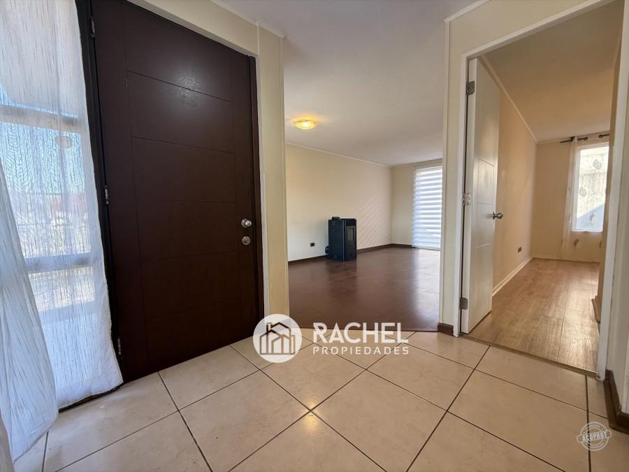SE VENDE LINDA CASA CON EXCELENTE MANTENCIÓN- Sector Las Mariposas