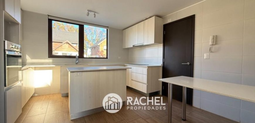 SE VENDE CASA SEMI NUEVA CON GRAN TERRENO- CONDOMINIO VISTA GOLF