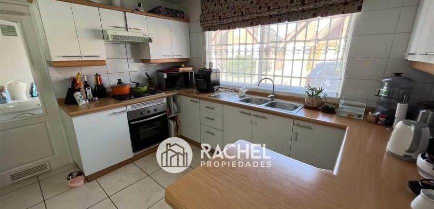 SE ARRIENDA CÓMODA CASA EN EXCELENTE UBICACIÓN Sector Los Conquistadores