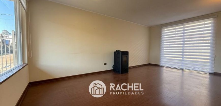 SE VENDE LINDA CASA CON EXCELENTE MANTENCIÓN- Sector Las Mariposas