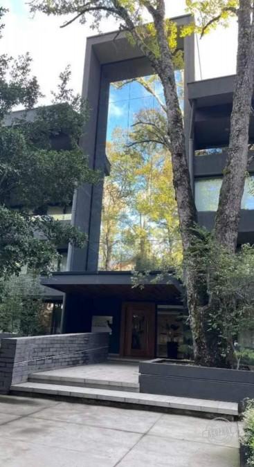 PROPIEDAD ÚNICA — BELLO DEPARTAMENTO AMOBLADO DE EXCELENTE NIVEL, PUCÓN