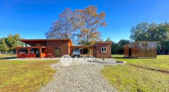 EN VENTA PARCELA DE 5.000 M² CON ACOGEDORA CABAÑA EQUIPADA EN VILCÚN