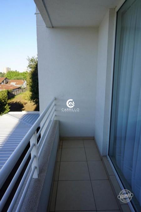 ARRENDAMOS ESTUDIO CON BALCON