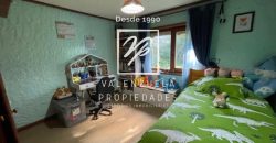 Sector residencial exclusivo 300m2 5 Dormitorios 5 Baños Quincho, Bodega, Piscina, Estar, Amplios Espacios Comunes, Calefacción central a petróleo, Tipo Condominio
