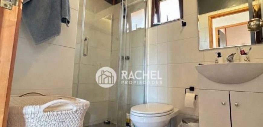 EN VENTA PARCELA DE 5.000 M² CON ACOGEDORA CABAÑA EQUIPADA EN VILCÚN