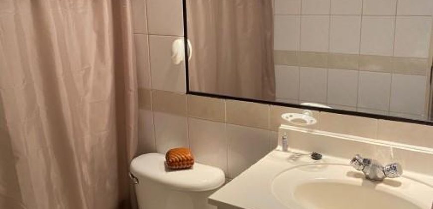 Departamento 2 dormitorios, 2 baños y estacionmiento