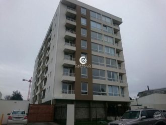 ARRENDAMOS ESTUDIO CON BALCON