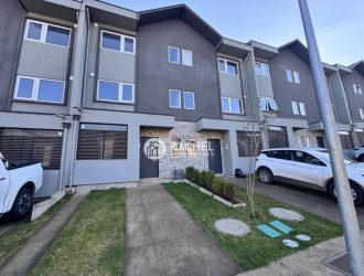 EN VENTA MODERNA CASA TOWNHOUSE NUEVAS CONDOMINIO BOTROLHUE – TEMUCO