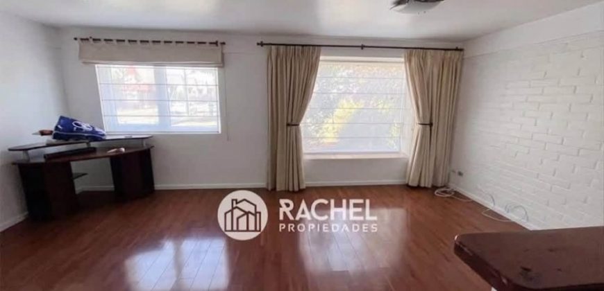 SE VENDE LINDA CASA CON QUINCHO Y GRAN PATIO EN LOMAS DE RECABARREN