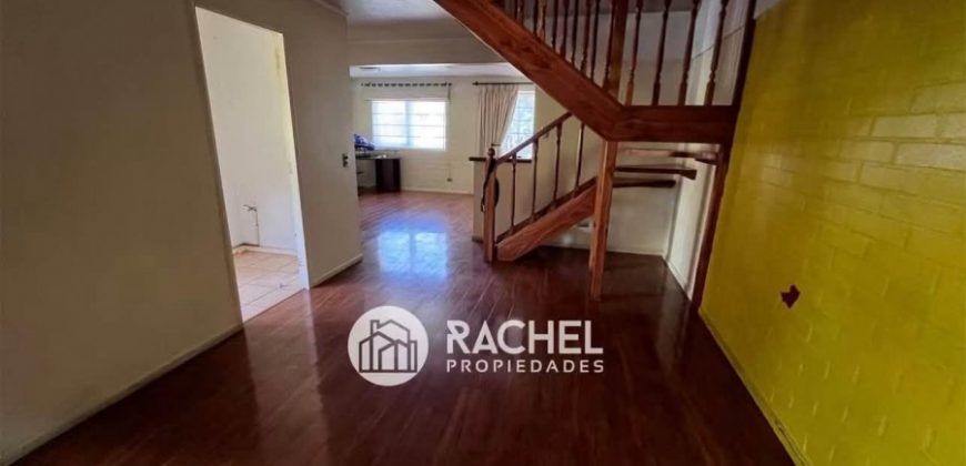 SE VENDE LINDA CASA CON QUINCHO Y GRAN PATIO EN LOMAS DE RECABARREN