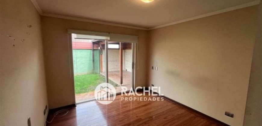 SE ARRIENDA IMPECABLE CASA 4 Dormitorios-Barrio Las Encinas