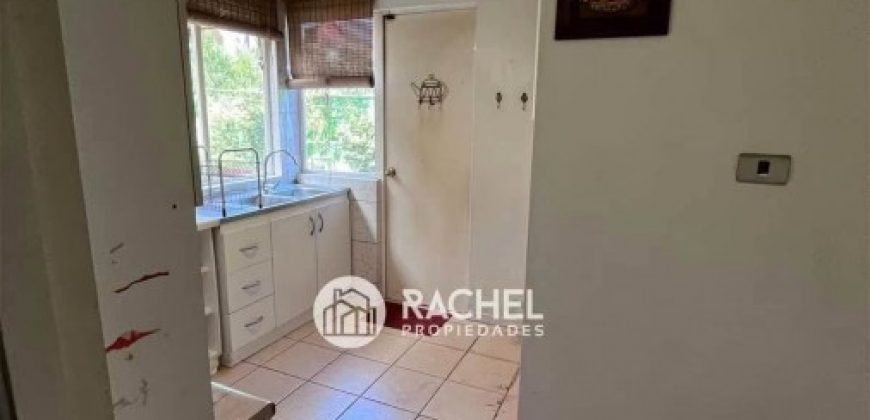 SE VENDE LINDA CASA CON QUINCHO Y GRAN PATIO EN LOMAS DE RECABARREN