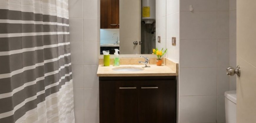 SE ARRIENDA DEPARTAMENTO ESTUDIO AMOBLADO EDIFICIO ARRAYAN