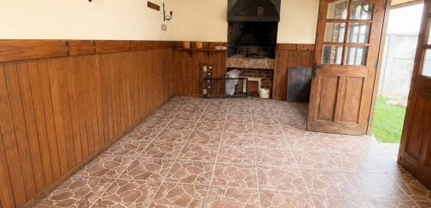 SE ARRIENDA CASA 4 DORMITORIOS 3 BAÑOS + QUINCHO BARRIO LOS CONQUISTADORES