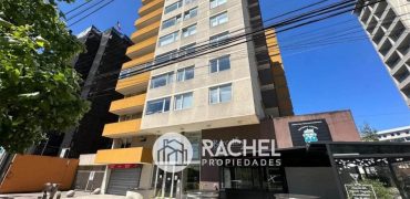 SE ARRIENDA DEPARTAMENTO EDIFICIO BARCELONA CON AMPLIA TERRAZA