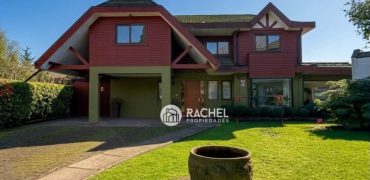 SE VENDE CASA CON GRAN TERRENO PASAJE CERRADO- Sector Barrio Inglés