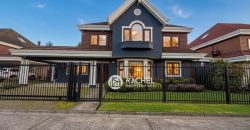 SE VENDE HERMOSA CASA 5D CON QUINCHO Y PISCINA EN PASAJE CERRADO -Sector Barrio Inglés