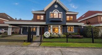 SE VENDE HERMOSA CASA 5D CON QUINCHO Y PISCINA EN PASAJE CERRADO -Sector Barrio Inglés