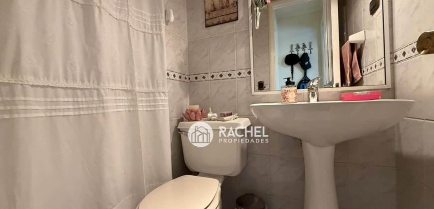 SE VENDE HERMOSA CASA 5D CON QUINCHO Y PISCINA EN PASAJE CERRADO -Sector Barrio Inglés