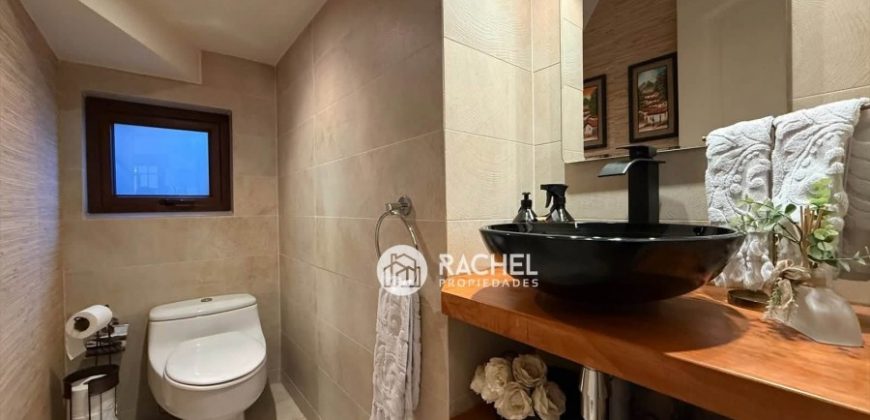 SE VENDE CASA CON GRAN TERRENO PASAJE CERRADO- Sector Barrio Inglés