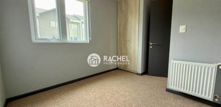 SE ARRIENDA MODERNA CASA TOWNHOUSE NUEVA CONDOMINIO BOTROLHUE – TEMUCO.