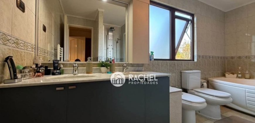 SE VENDE HERMOSA CASA 5D CON QUINCHO Y PISCINA EN PASAJE CERRADO -Sector Barrio Inglés