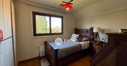SE VENDE CASA CON GRAN TERRENO PASAJE CERRADO- Sector Barrio Inglés