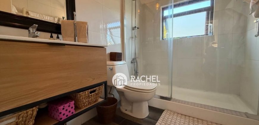 SE VENDE CASA CON GRAN TERRENO PASAJE CERRADO- Sector Barrio Inglés