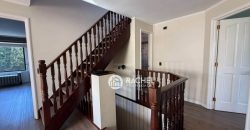SE VENDE HERMOSA CASA 5D CON QUINCHO Y PISCINA EN PASAJE CERRADO -Sector Barrio Inglés