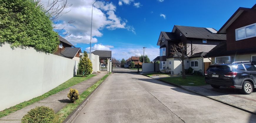 Vendo Casa en Condominio Barrio Inglés II
