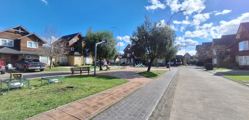 Vendo Casa en Condominio Barrio Inglés II