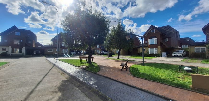 Vendo Casa en Condominio Barrio Inglés II