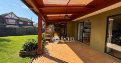 SE VENDE CASA CON GRAN TERRENO PASAJE CERRADO- Sector Barrio Inglés