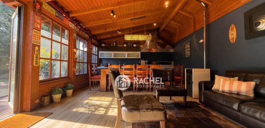 SE VENDE HERMOSA CASA 5D CON QUINCHO Y PISCINA EN PASAJE CERRADO -Sector Barrio Inglés