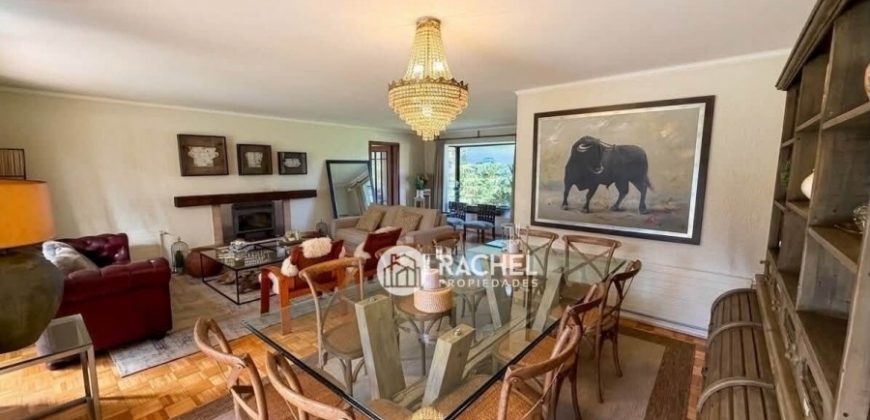 SE VENDE CASA CON GRAN TERRENO PASAJE CERRADO- Sector Barrio Inglés