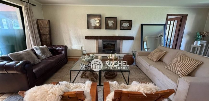SE VENDE CASA CON GRAN TERRENO PASAJE CERRADO- Sector Barrio Inglés