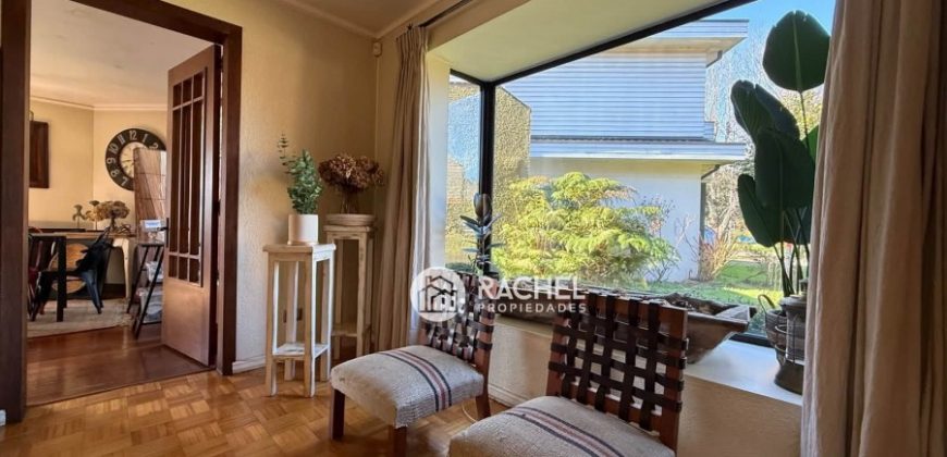 SE VENDE CASA CON GRAN TERRENO PASAJE CERRADO- Sector Barrio Inglés