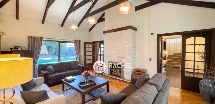SE VENDE HERMOSA CASA 5D CON QUINCHO Y PISCINA EN PASAJE CERRADO -Sector Barrio Inglés