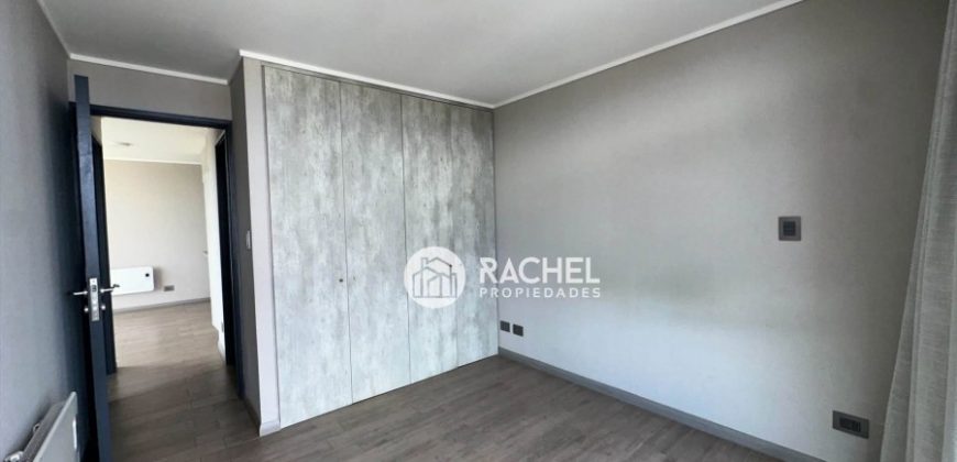 ARRIENDO DEPARTAMENTO SEMINUEVO 2 DORMITORIOS CON ESTACIONAMIENTO