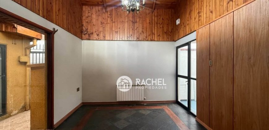 SE ARRIENDA AMPLIA CASA CON 5D- CERCANA A COLEGIO GREEN HOUSE