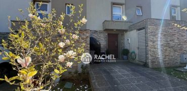 SE ARRIENDA HERMOSA CASA CON QUINCHO EN CONDOMINIO- Sector Barrio Francés